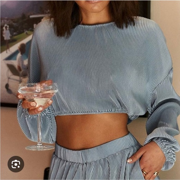 12th Tribe Madison Dusty Pleated Top in Blue - Picture 1 of 6